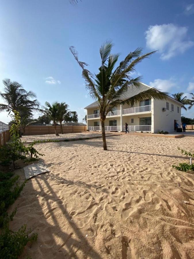 Oceanfront Wavecrest Hotel Леккі Екстер'єр фото