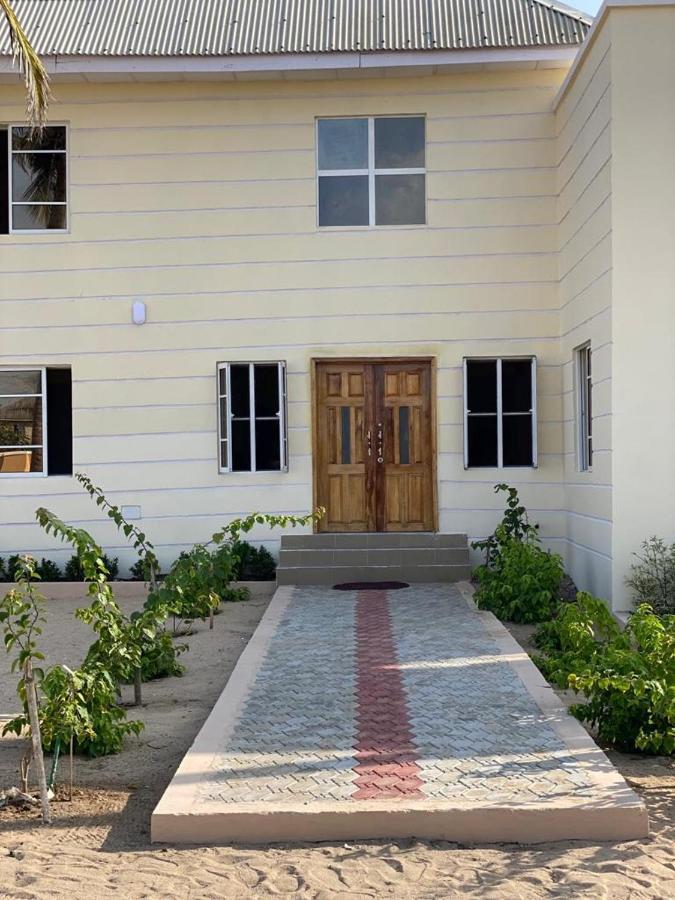 Oceanfront Wavecrest Hotel Леккі Екстер'єр фото